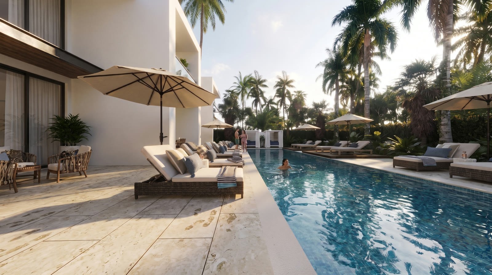 Piscina de Takuma Smart Hotel al atardecer